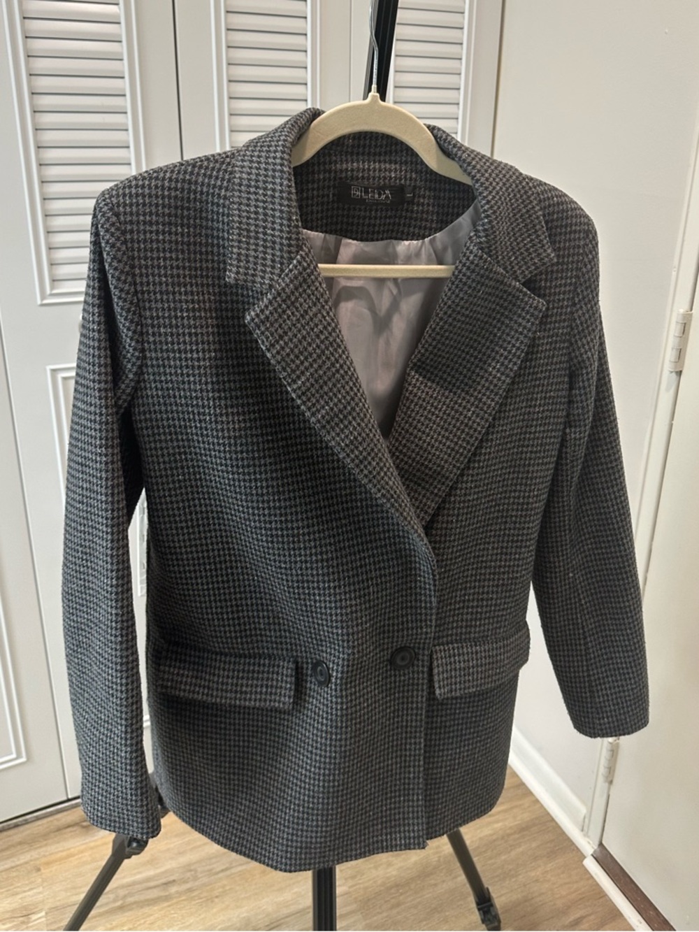 Classic Black & Gray Houndstooth Blazer by
